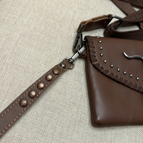 Montana West Crossbody purse - Picture 3 of 9